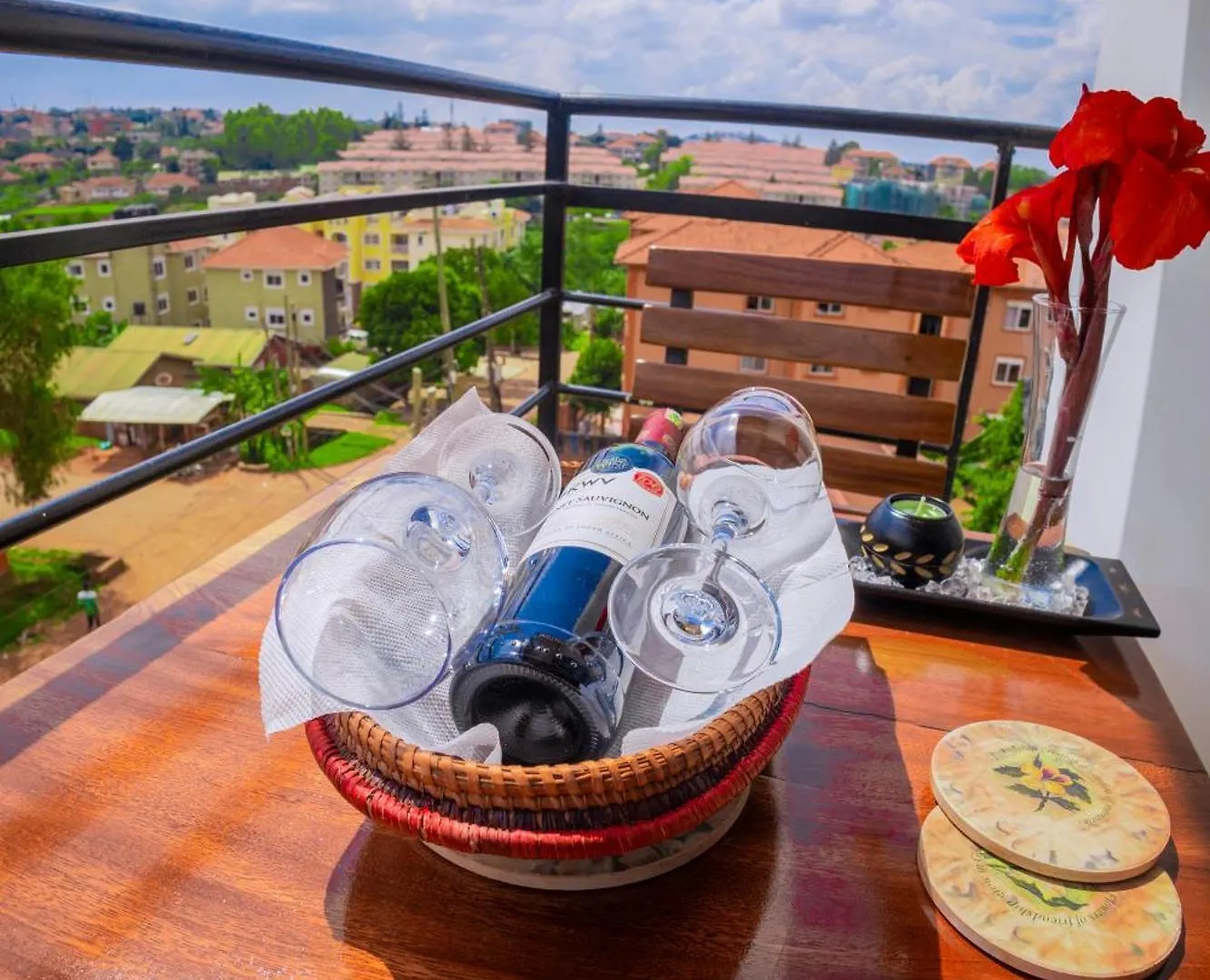 Tranquil - 2 Bedroom Spacious Condo With Wifi, 20 Mins From Kampala Center 0*,  Uganda