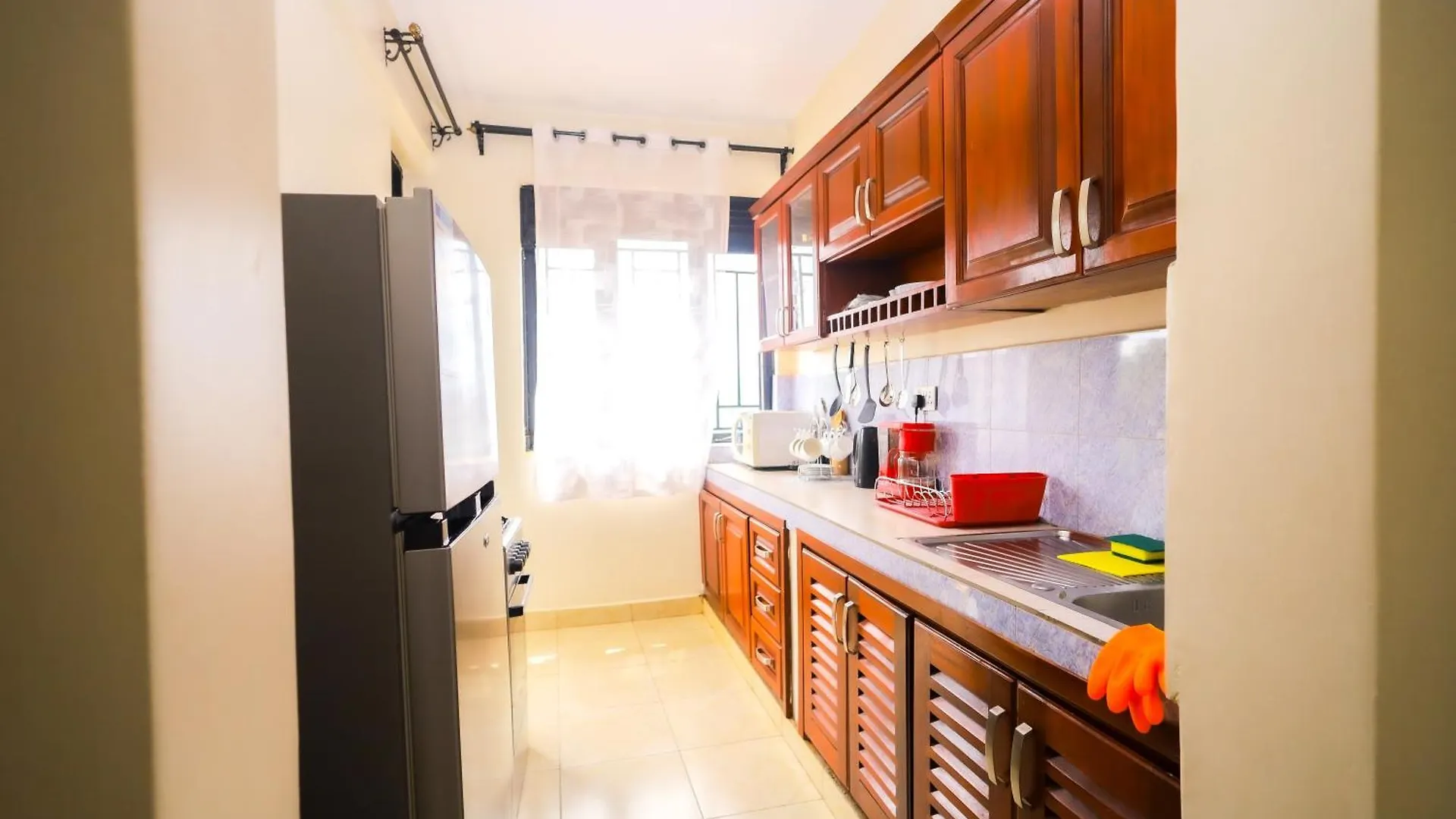 Tranquil - 2 Bedroom Spacious Condo With Wifi, 20 Mins From Kampala Center Apartment