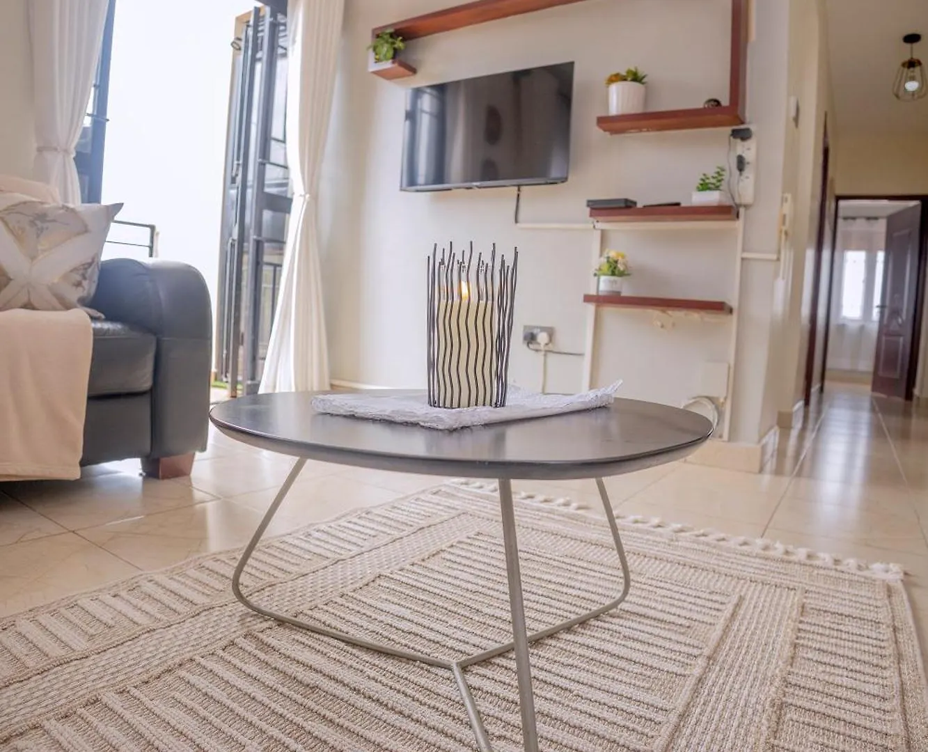 Tranquil - 2 Bedroom Spacious Condo With Wifi, 20 Mins From Kampala Center Appartamento