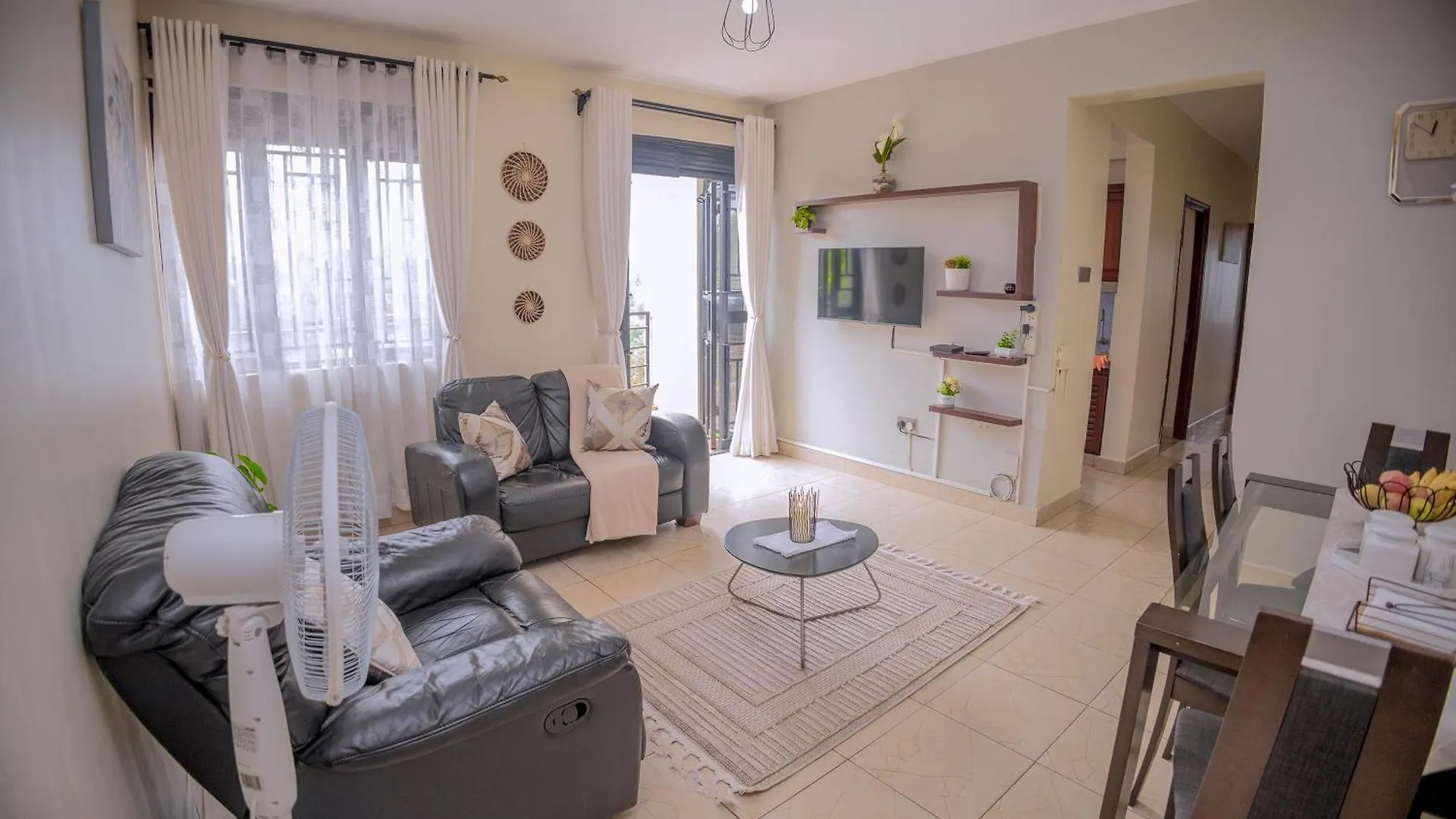 Appartamento Tranquil - 2 Bedroom Spacious Condo With Wifi, 20 Mins From Kampala Center Uganda