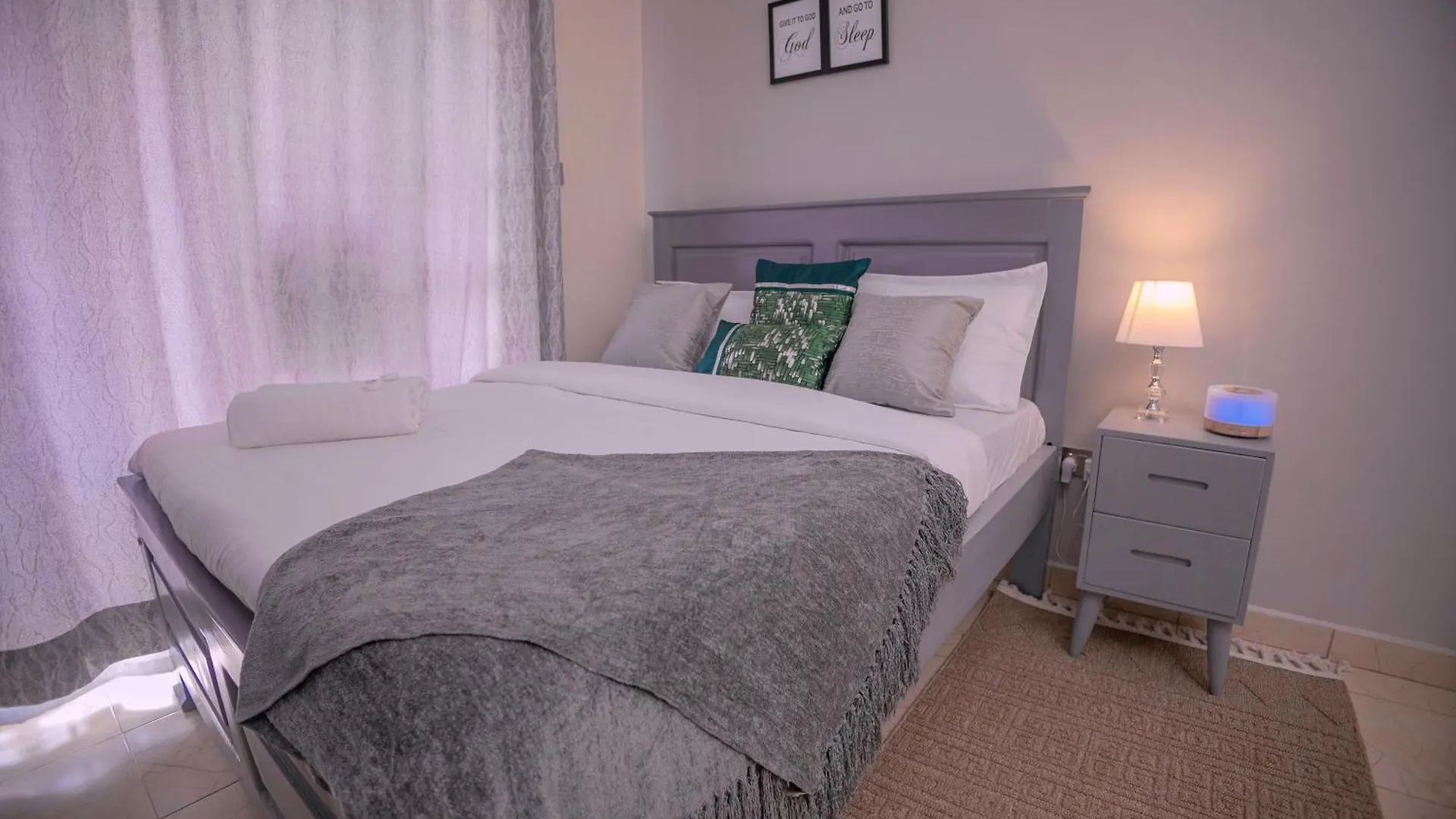 Apartment Tranquil - 2 Bedroom Spacious Condo With Wifi, 20 Mins From Kampala Center