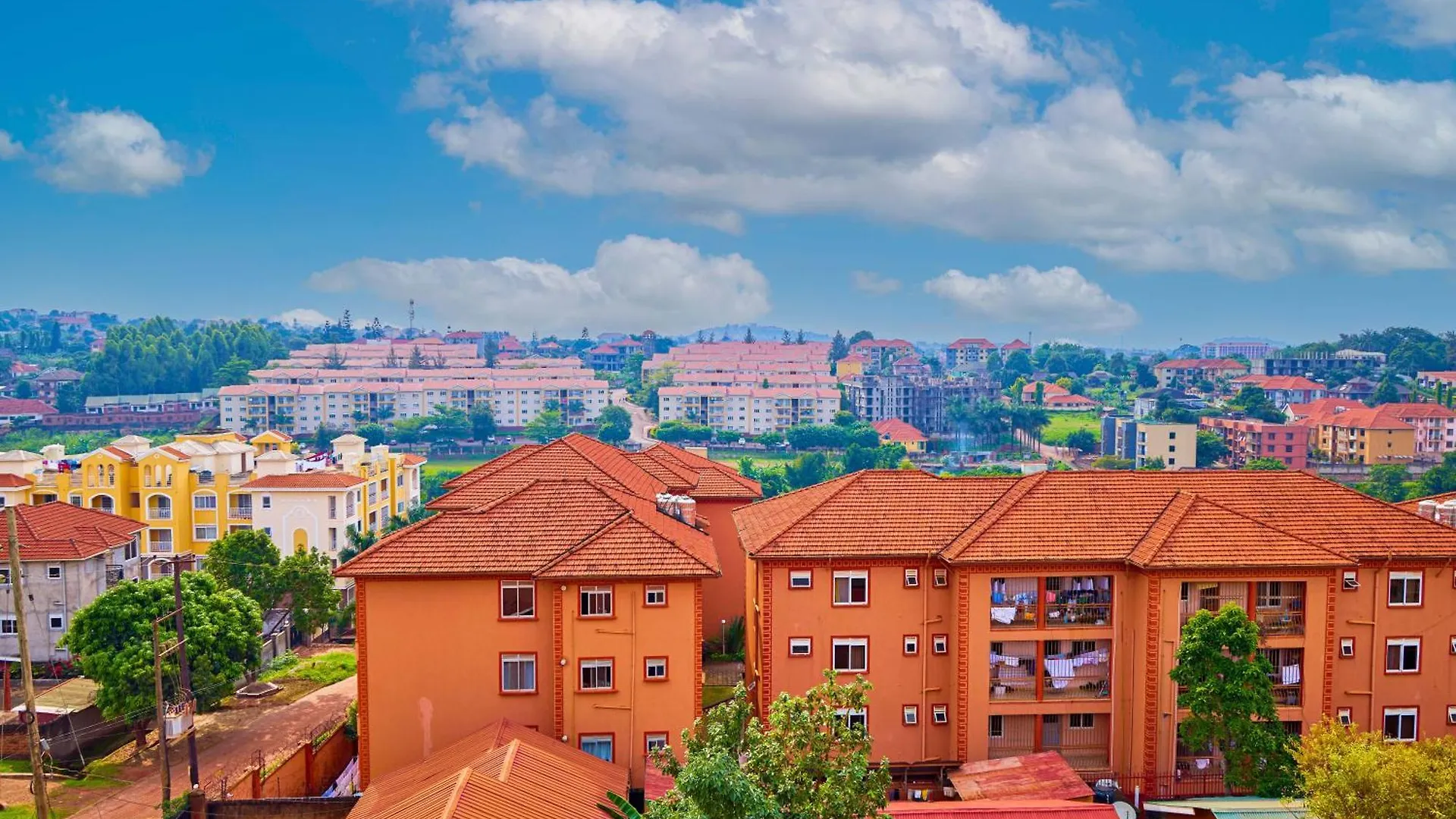 Apartment Tranquil - 2 Bedroom Spacious Condo With Wifi, 20 Mins From Kampala Center