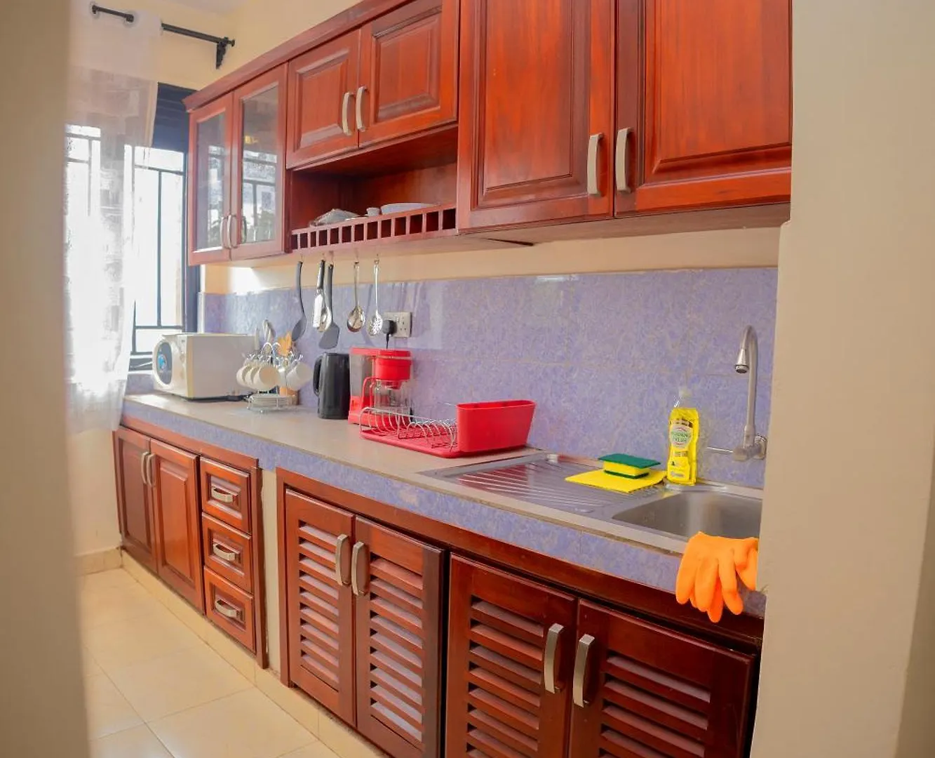 Tranquil - 2 Bedroom Spacious Condo With Wifi, 20 Mins From Kampala Center