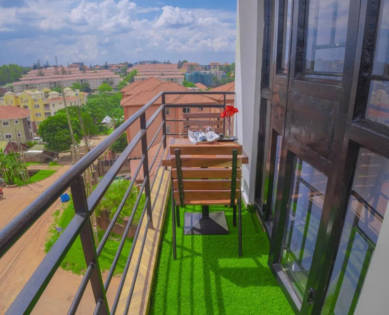 Tranquil - 2 Bedroom Spacious Condo With Wifi, 20 Mins From Kampala Center 0*,  Uganda