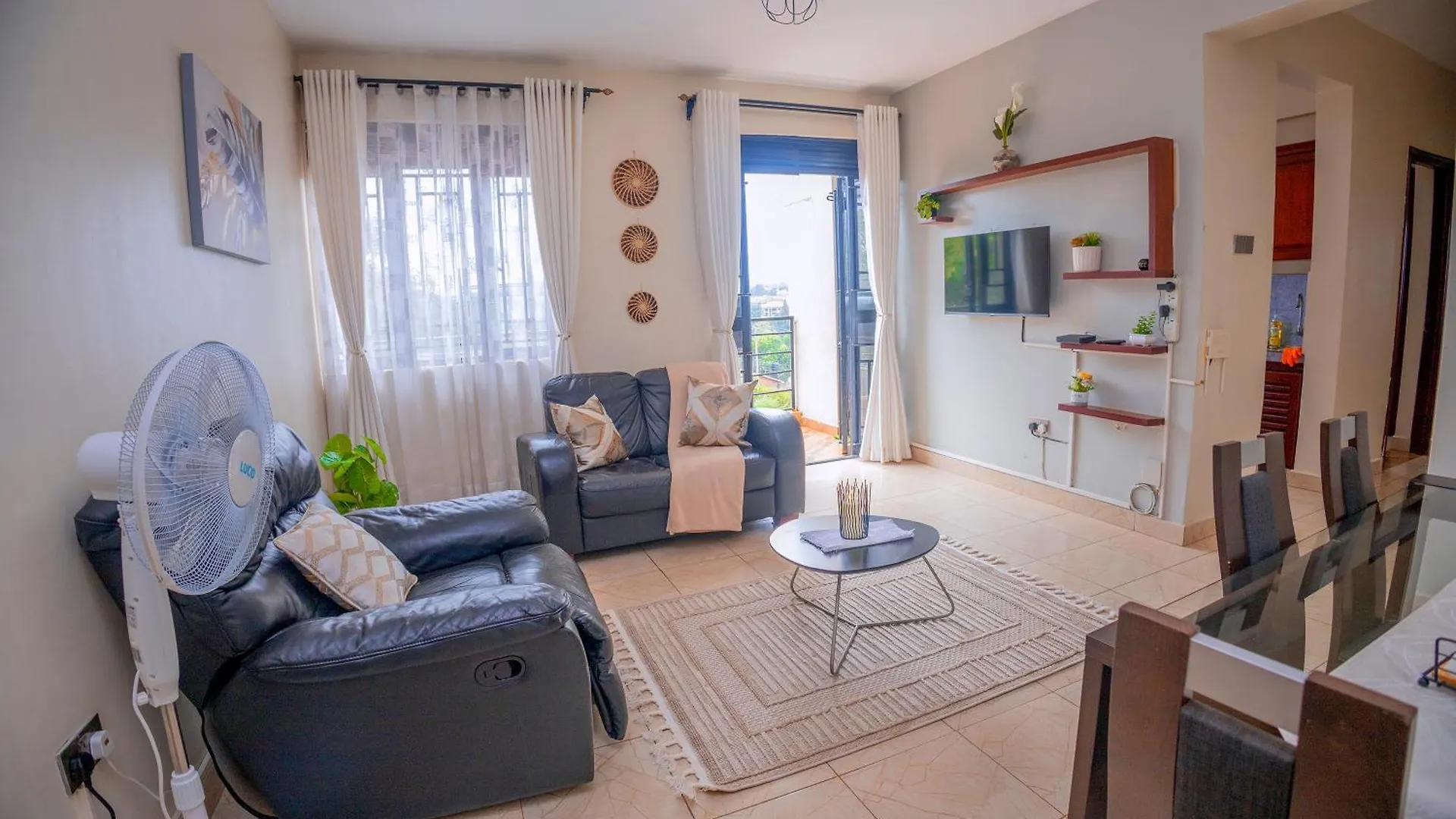 Tranquil - 2 Bedroom Spacious Condo With Wifi, 20 Mins From Kampala Center 0*,  Uganda