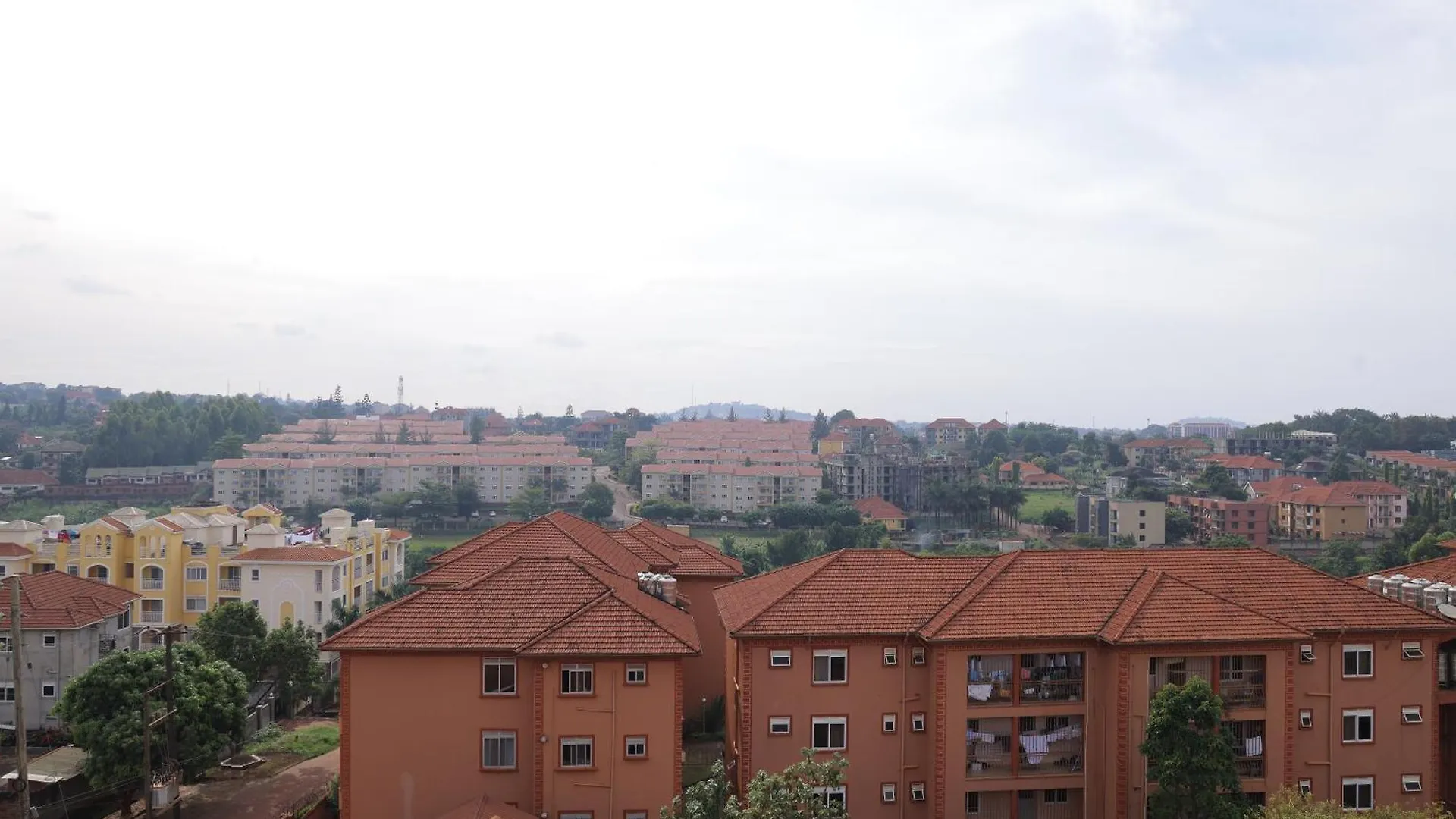 Tranquil - 2 Bedroom Spacious Condo With Wifi, 20 Mins From Kampala Center Apartment